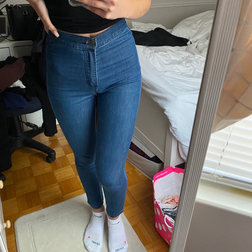High waisted jeans